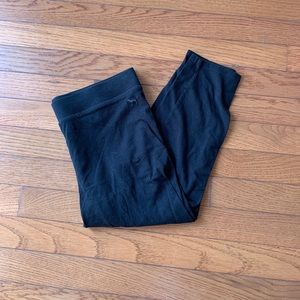 Black cropped leggings